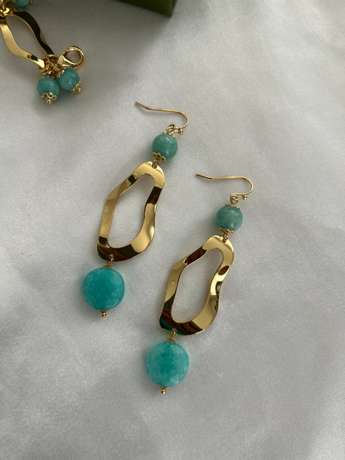 Gold curve earrings